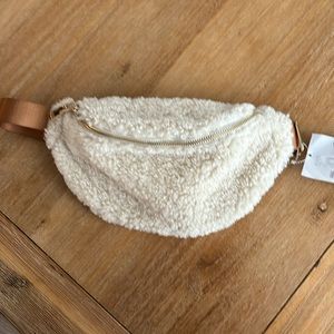 New Shearling Boucle Fanny Pack Cream